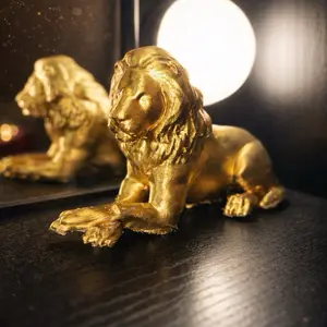 Gold lion statue Gold lion statue