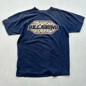 Billabong Vintage 2000s Y2K Streetwear T-Shirt Unisex Crewneck with Surf Brown Graphic Logo, Streetwear - Top