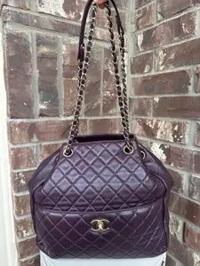 Pre-owned CHANEL Leather Shoulder Bags Drawstring CC Lock Medium Bucket Bag Quilted Lambskin 79898
