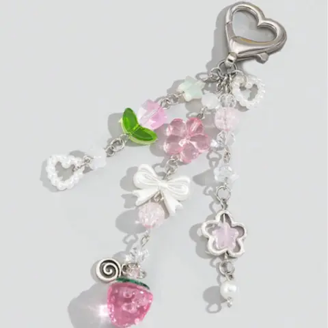 Mother's Day Gift Cute Strawberry & Flower Design Keychain, Cute Charms Keychain, Fashionable Alloy Keychain for Women & Girls, Trendy All-match & Exquisite Keychain for Birthday Gift, Cute Keychains