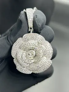 Rose Flower Pendant Hip Hop Necklace for Men and Women, Full Rhinestone Fashion Trendy Jewelry, Daily Wear Unique Style, Fashion Cool Accessories, Fashion Chain Decorated, Modern Fashion Accessories