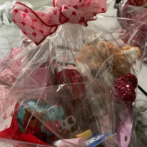 Valentine Gift Basket - Stylish Design for Gifting, Ideal for Special Occasions, Perfect for Expressing Love