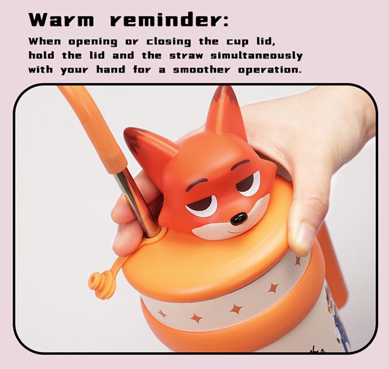 Zootopia Nick & Judy Thermos with Collectible Figures on Lid – 700ml Insulated Travel Mug, Hot & Cold Beverage Cup for Fans