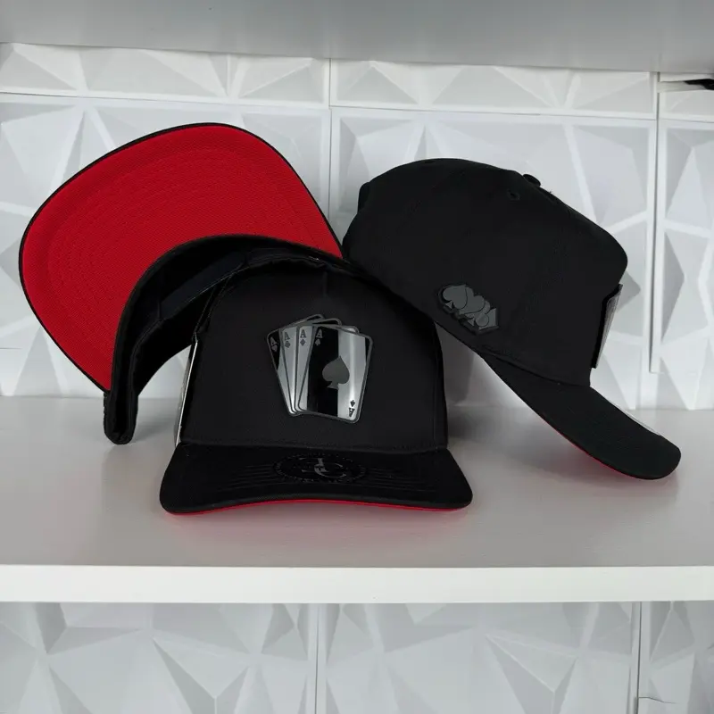 Poker plate SnapBack hat-black/red Poker plate SnapBack hat-black/red