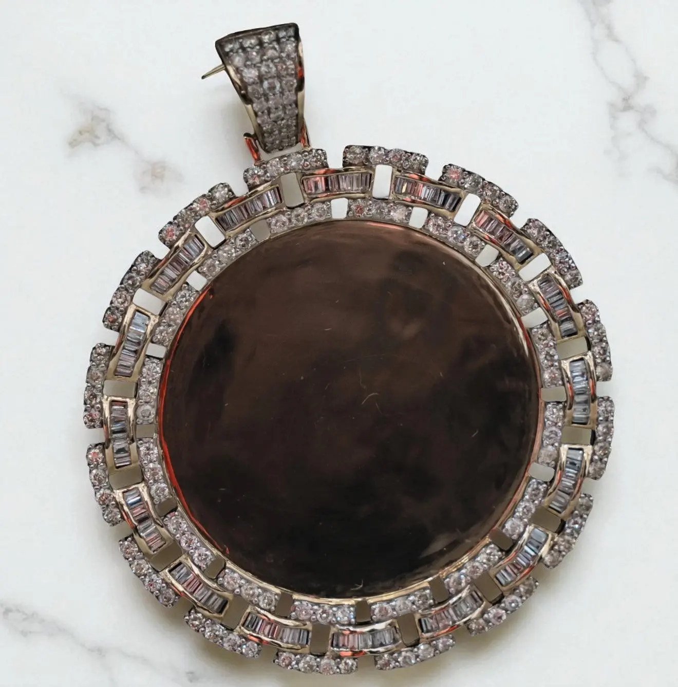 10K Yellow Gold Memorial Pendant / 20.2gr