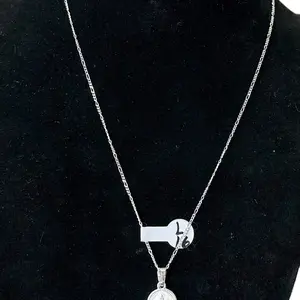 Hermosa cadena de la virgen milagrosa