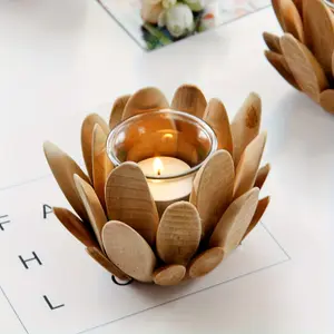 1pcs European Style Wooden Pastoral Petal Candle Holder with Candle Cup Nordic Style Home Decoration Ornament