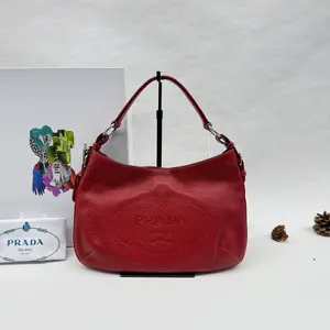 Pre-owned PRADA Leather Shoulder Bags 7.8'' R2299 Shoulder Bag C18675711022 0320 T1 Chloe