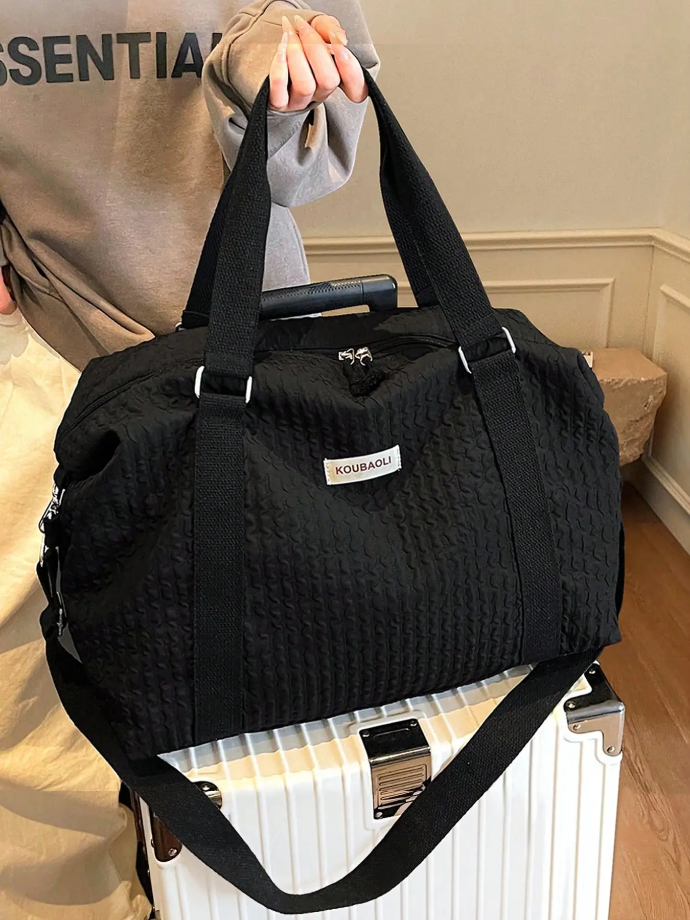 Large Capacity Foldable Lightweight Durable Travel Bag, Fashionable Duffel Bag, Travel Duffle Bag, Fashion Handbag for Women, Ideal for Gym Sports and Holiday Trips, Travel Duffels, Travel Duffel Bags
