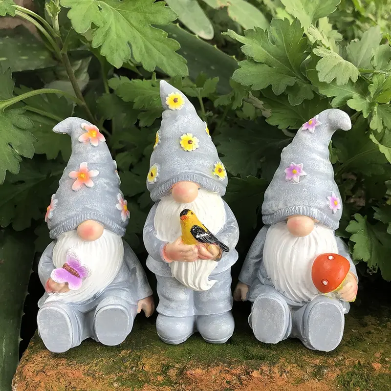 3-Piece Classic Hand-Drawn Resin Dwarf Figurines Statue, Garden Sculptures Statues, American Country Style Decorative Ornaments Home Decor Accessory, Statue Decorations, Perfect for Holiday & Home Decoration