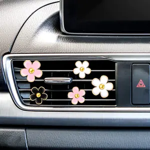 6 Piece Daisy Flower Air Vent Clip Accessories, Car Air Freshener, Dashboard Accessory, Car Interior Decoration Hanging Pieces