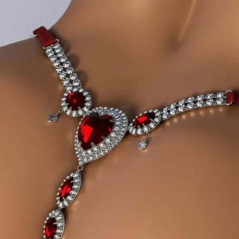Heart Shaped Rhinestone Body Chain, Adjustable Bling Chain Jewelry for Women, Trendy All-Match Accessory for Party & Daily Wear, Exquisite Birthday Gift, Chic Body Jewelry