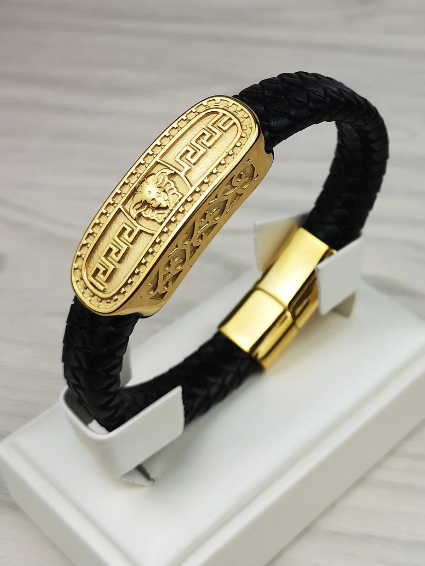 New Arrival European and American Bestselling Leather Bracelet, Classic Men's Fashion Titanium Steel Leather Wristband, Magnetic Clasp, Magnetic Bangle Jewelry, Fashionable Bangles, Chic Wristband, High Quality Bracelet, Bracelets Bangles