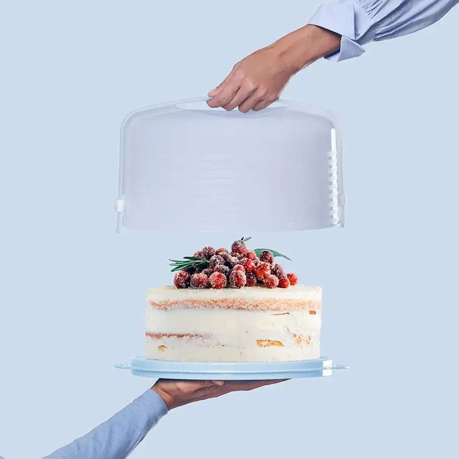 Tupperware Round Cake Taker Tupperware Round Cake Taker