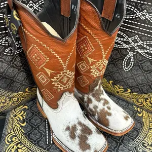 Youth Cow-hide Boots with Aztec Pattern Comfortable Sole for Everyday Wear Men's Genuine Leather Walking Shoes Square Toe Handcrafted - Boy