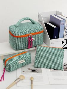 green striped plaid quilted makeup bag, portable makeup storage bag, multifunctional makeup bag, travel holiday essential makeup bag