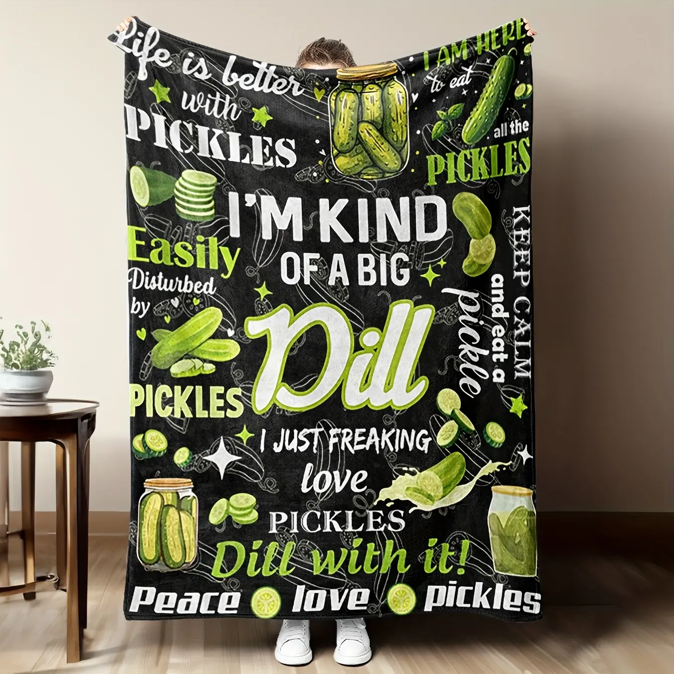 1Pc Pickle-Themed Flannel Blanket - Soft Cozy Cucumber Bedspread With Dill Pickle Print, Green & Black Retro Bedding For Couch, Bed, Dorm Room - Funny Gift For Pickle Lovers, S & (All-Season Use)