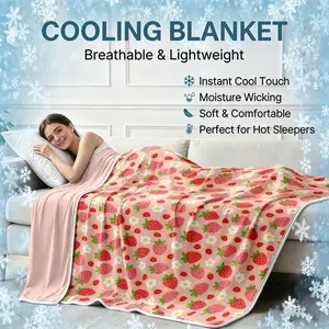 Strawberry print pattern, summer ultra-soft cool double-layer cooling blanket, lightweight breathable home air conditioning blanket, cooling temperature-reducing nap blanket for hot sleepsuitable for bed and sofa, bed blanket
