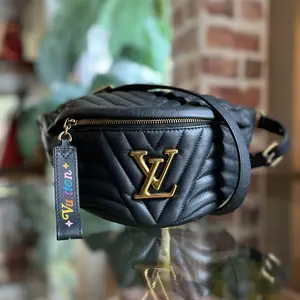 Pre-owned Louis Vuitton leather Shoulder Bags New Wave Bumbag Black Quilted Calfskin Belt Bag