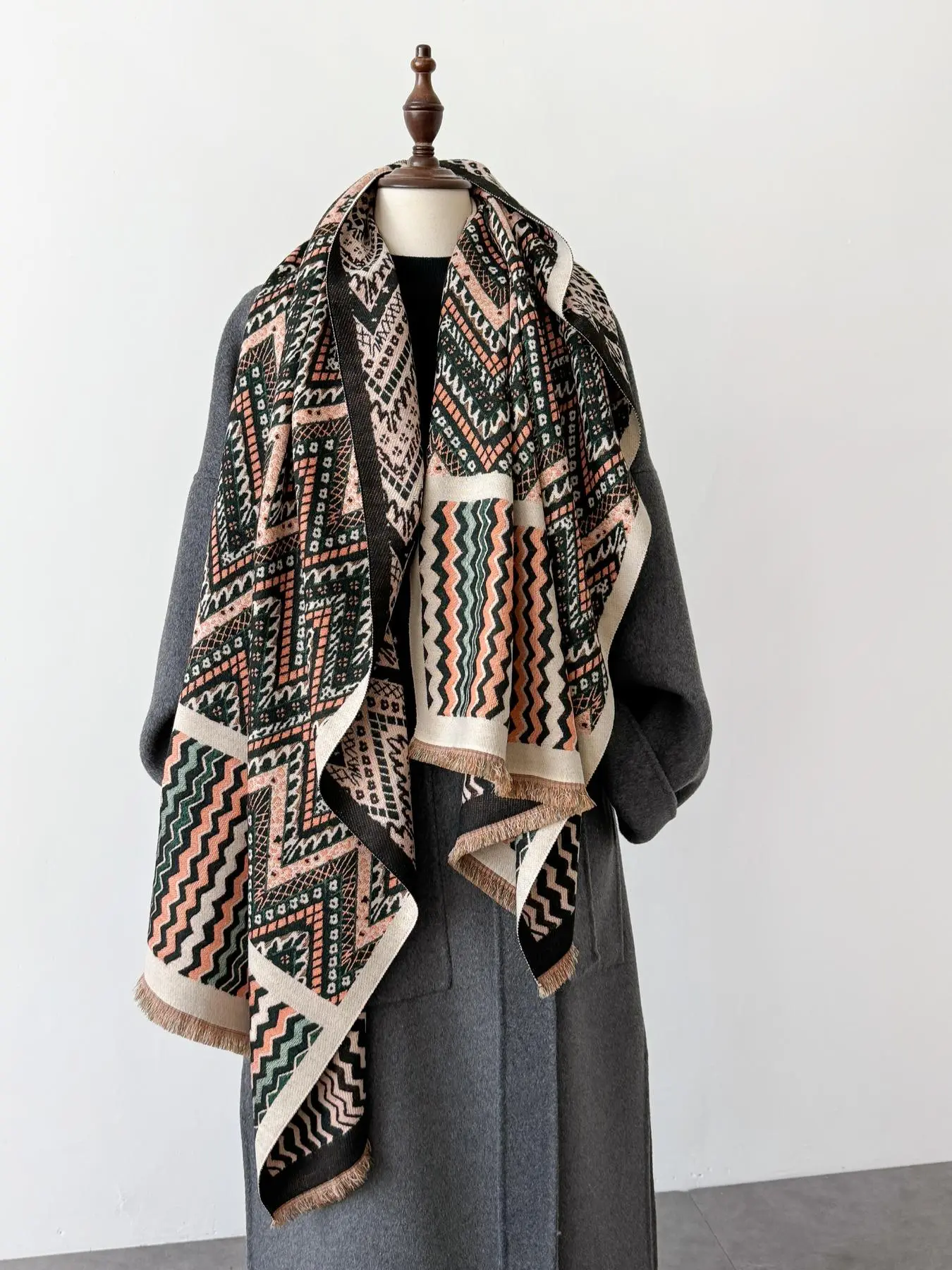 Boho Style Chevron Pattern Tassel Detail Shawl, Casual Warm Double Sided Scarf for Fall & Winter, Fashion Accessories for Women & Men