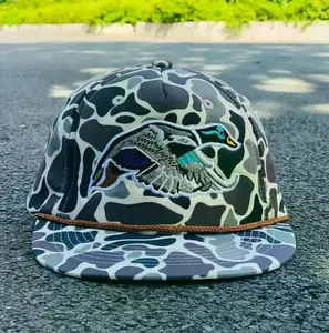 Camo Flying Duck Snapback Hat, Mallard Embroidered Hunting Cap, Waterfowl Outdoor Trucker Hat, Vintage Camouflage Flat Brim Hat for Hunters