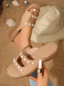 Hot Selling Pearl Decorated Braided Sandals, Women's Summer Breathable Flip Flops, 2026 New Beach Shoes, Unique Design One-Strap Sandals