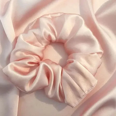 Silk Hair Scrunchies Frizz Breakage Prevention 100% Mulberry Silk Hair Ties Elastic Ponytail Holders Light Blush Hairwraps Round Design