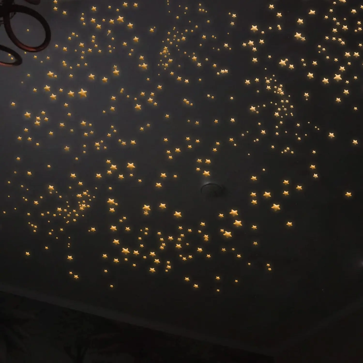 Glow in The Dark Stars  Decor 633 count Luminous Dot Stars, 3D Starry Stars Glow in The Dark Stickers for Ceiling or Wall and  Bedroom Decor