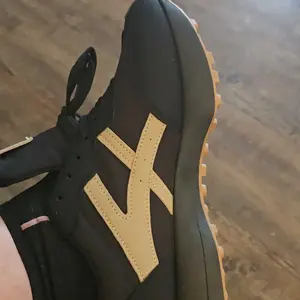 Women's Fashion Thick Sole Sports Shoes, Breathable Trendy Walking Shoes, Comfort Support, Casual All Season Footwear for Daily Wear & Gym Use
