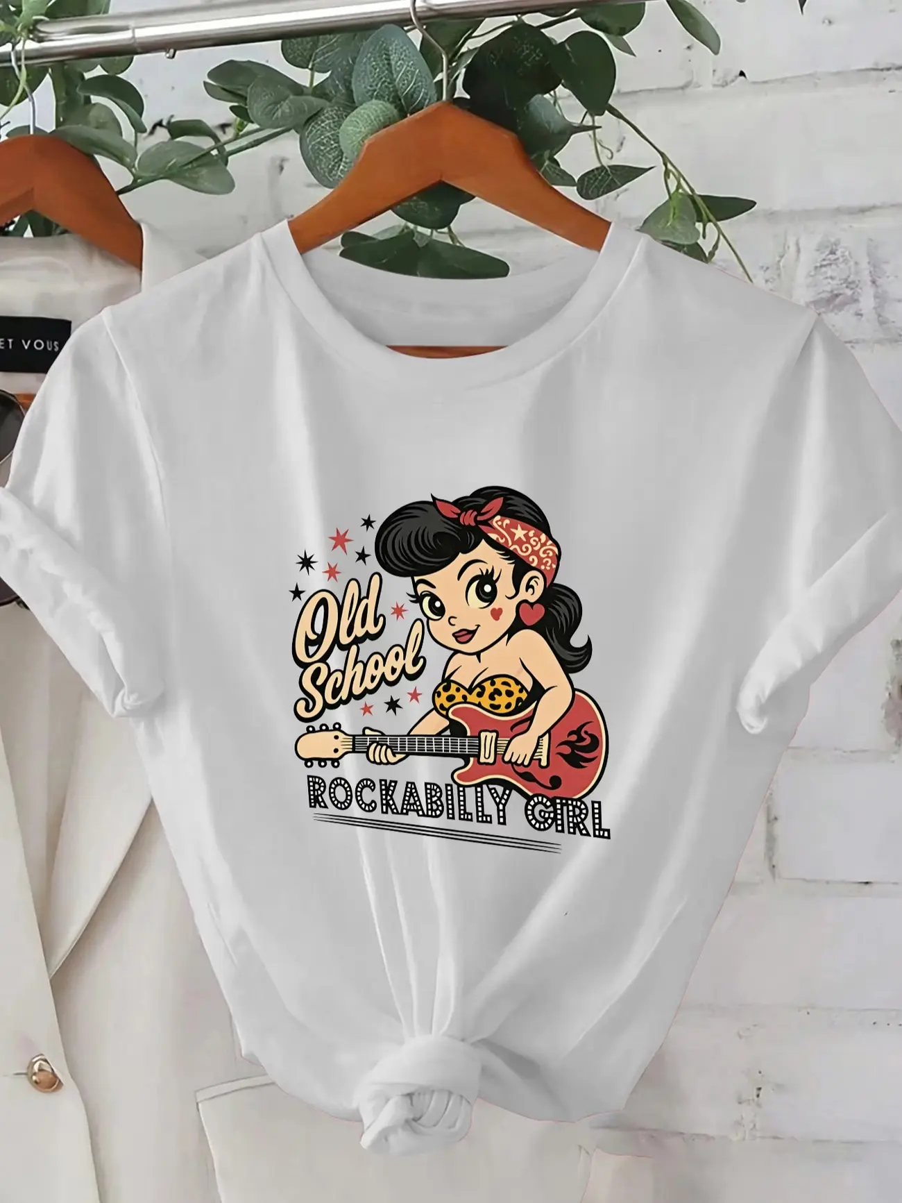 Old School Rockabilly Girl Retro Pin Up Cartoon Guitar Graphic T-Shirt, Vintage Leopard Bandana Rock N Roll Short Sleeve Tee For Women, 50s Rockabilly Style Casual Outfit Top