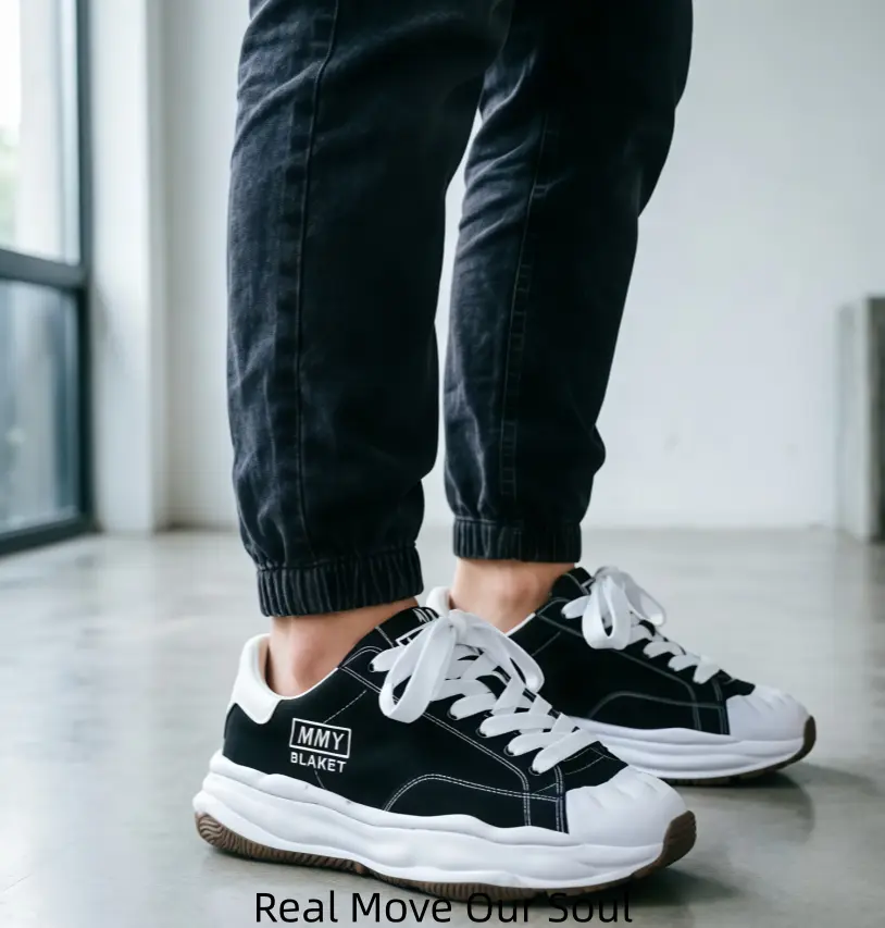 Black Chunky Sole Canvas Sneakers with Distressed Finish & Iconic Melting-Style Platform for Streetwear, Casual Outings, and Daily Wear – Perfect for Trendsetters Seeking Retro Vibe & Height Boost