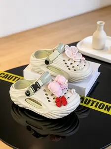 Kids DIY Decorated Clogs, Non-Slip Lightweight EVA Water Shoes, Two-Way Wear Breathable Summer Sandals for Boys Girls