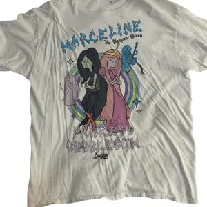 Adventure Time Marceline x Princess Bubblegum Y2K Vintage Graphic T-Shirt - Vintage Graphic Tee – Unisex S-3XL – Menswear & Womenswear – Streetwear Tops – Casual Cotton Crewneck Shortsleeve T-shirt
