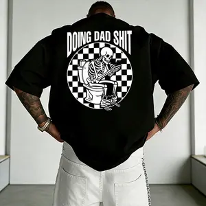 Men’s short-sleeve T-shirt with a fun skeleton print, black-and-white checkerboard pattern plus a playful skeleton graphic, relaxed casual fit, eye-catching and distinctive, suitable for everyday outings and casual wear, a fun item for Father’s Day.