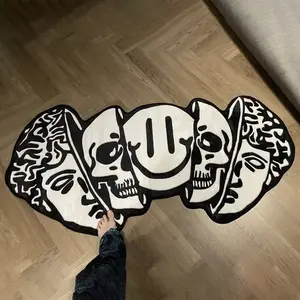 Trendy Long Striped Artistic Rug, American Street Style Skull Design Carpet, Soft Plush Bedroom Bedside Mat, Suitable for Living Room Porch Bathroom, Soft Floor Mat