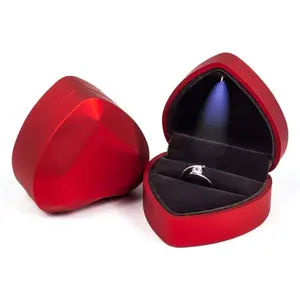 Heart Shaped Ring Box LED Light Engagement Ring Boxes   Box for Proposal Wedding Valentine's Day Anniversary Christmas (Red)