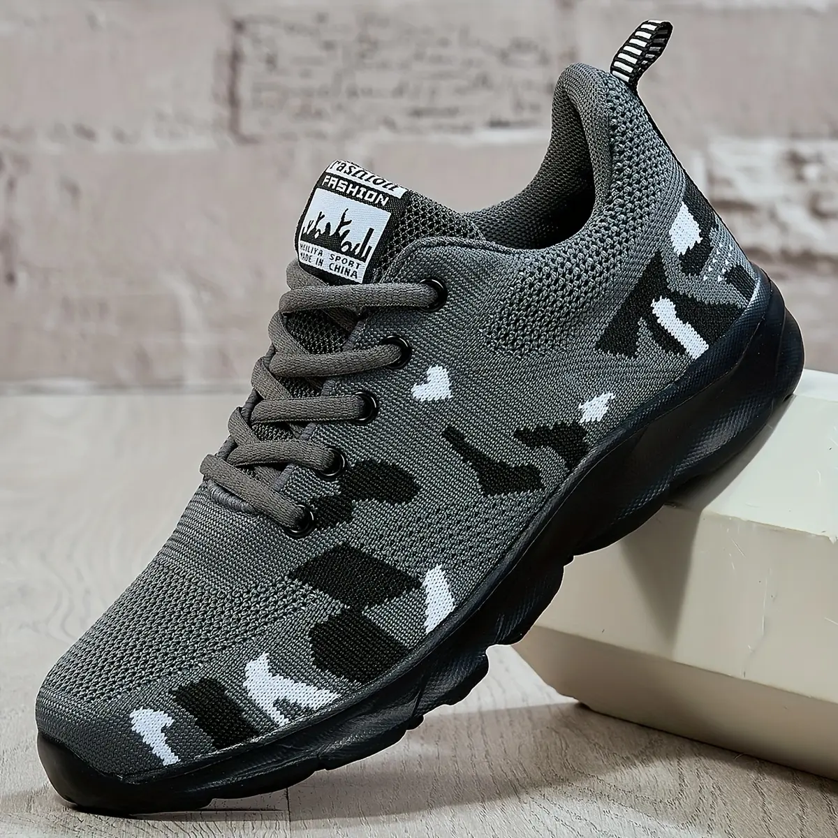 Camouflage sports shoes men's outdoor training running shoes lightweight soft sole comfortable men's casual shoes large size fitness travel versatile men's shoes