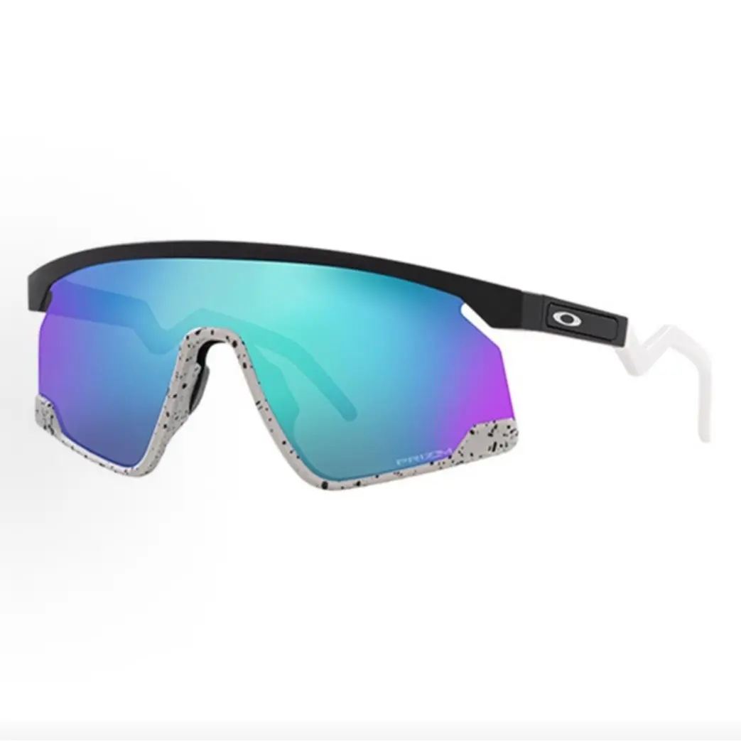 Pre-owned Brand new Oakley BXTR Shield Sports Sunglasses, Black Speckled White Frame Prizm Sapphire Iridium（Do not purchase directly. Contact us for details.） Lens