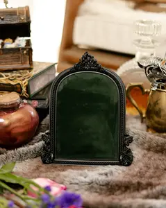 The Onyx Arch Pinboard