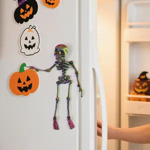 Halloween Kindle Charms Skeleton Magnets for Fridge, Poseable Skeleton Fridge Magnet with Movable Joints, Mini Novelty Multi-Color Human Skull Magnetic Decoration, Funny Halloween Magnetic Figurine Decor for Refrigerato Homedecor Kitchen
