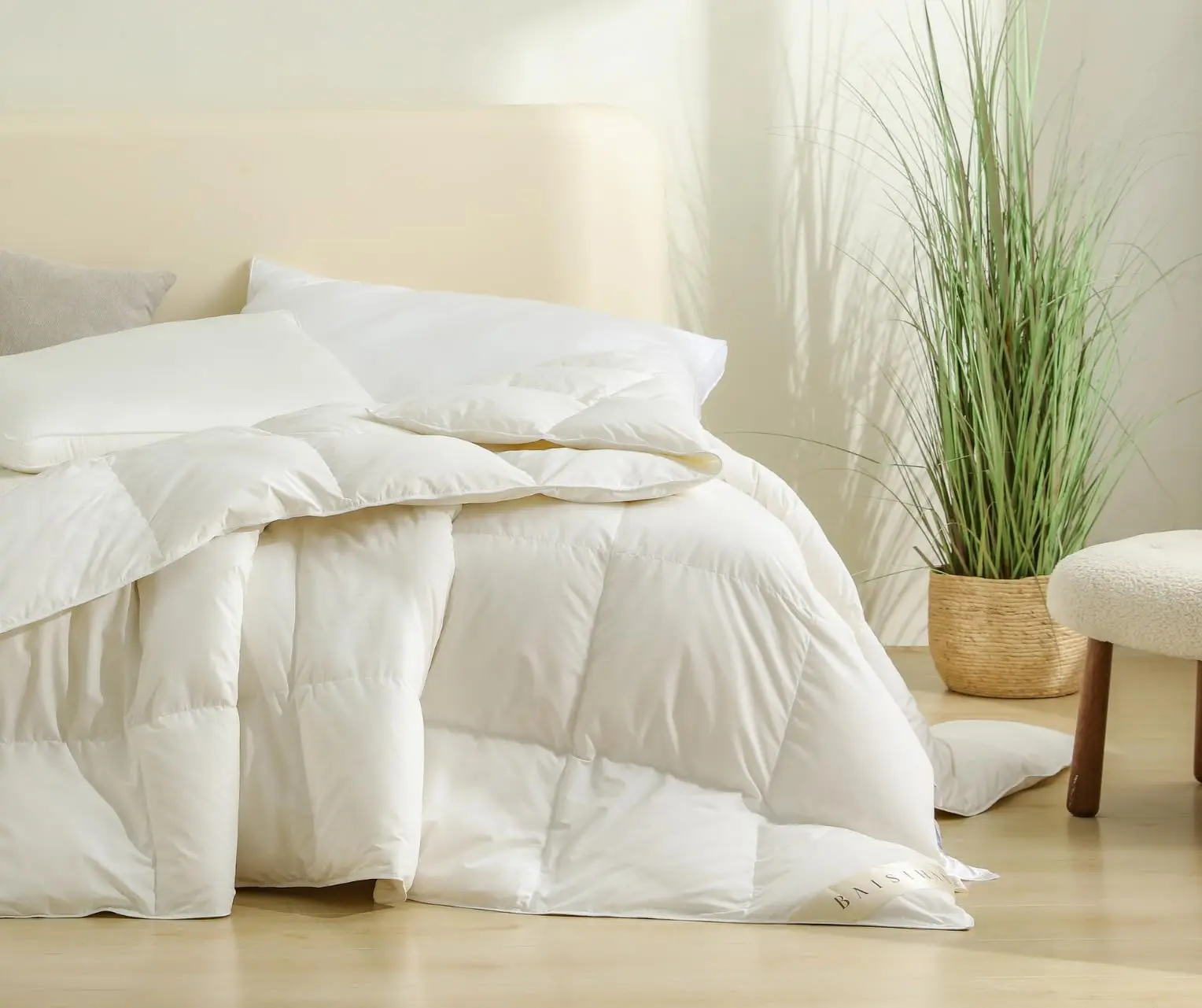 baisihan Luxury Goose Down Comforter - King Size - 800 Fill Power - Ultra Soft Hotel Collection Duvet Insert Warmth - 30°F to 60°F -Cotton Cover - Corner Tabs - Baffle Box - Winter Use - White