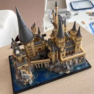 Hogwarts Castle and Courtyard Building Set, Building Block Model, Adult and Teenager Suitable, Collector Model Kit for Fans, Home Decoration