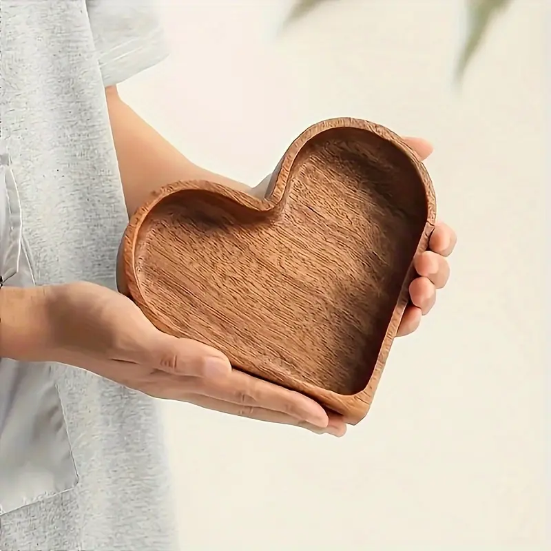 [One Stackable Walnut Love Shape Tray] One Real Wood Tray Stackable Candy Dried Fruit Nut Plate Creative Walnut Color Tray Love Shape Tray Crafts Gift Restaurant Living Room Bedroom Party Event Party Wooden