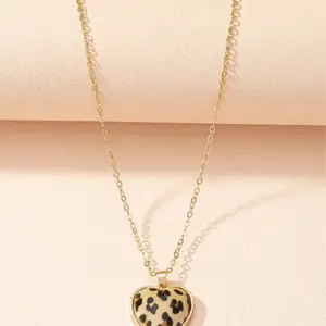 Leopard Heart Charm Necklace for Women - Fashionable Daily Wear Accessory