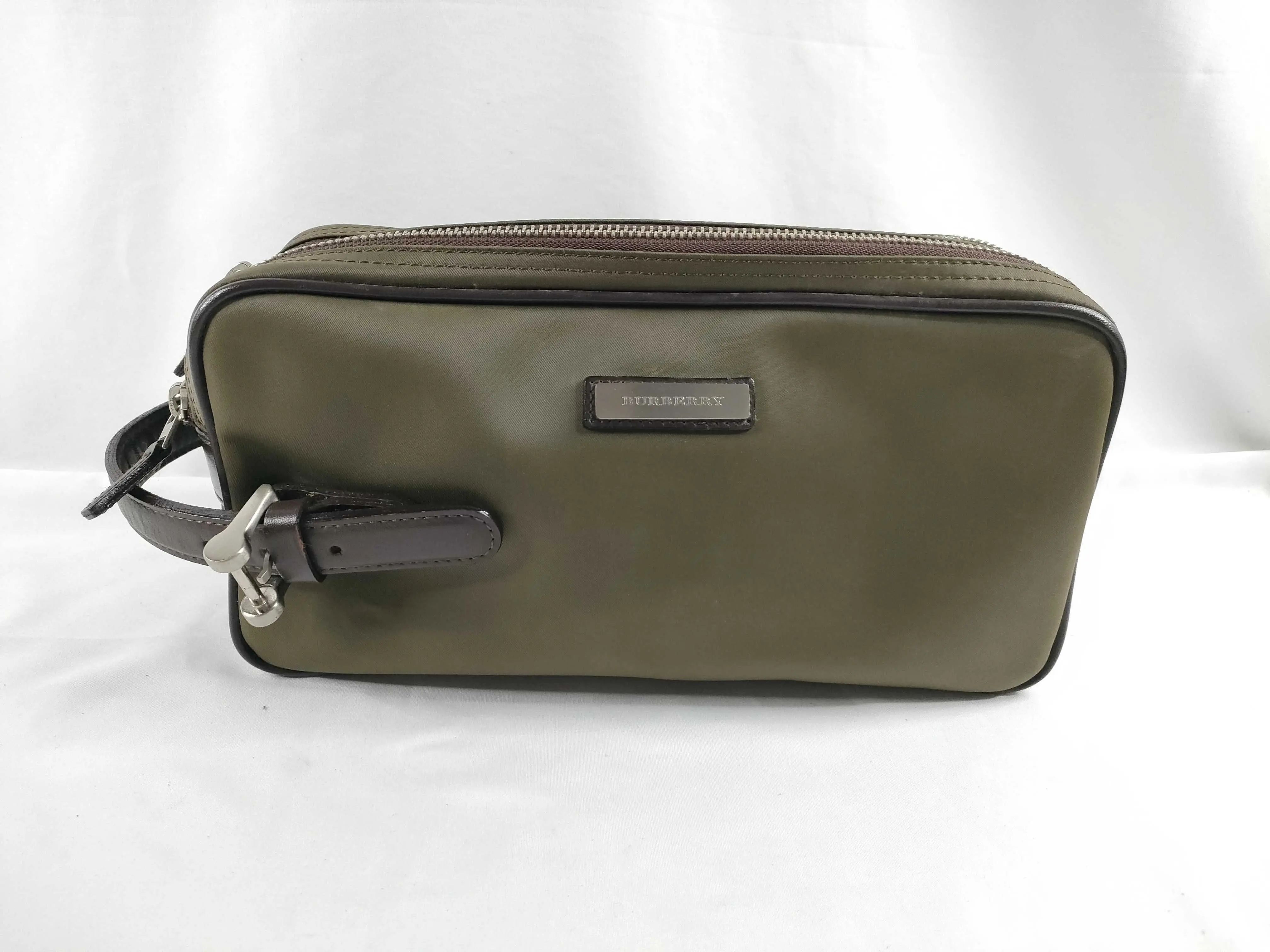 Pre-owned BURBERRY nylon Clutches and wristlets Nova Check Clutch Bag (2260005326835)