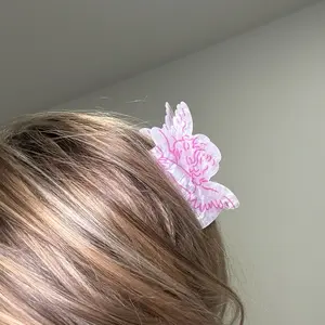 Baby angel hair claw clip