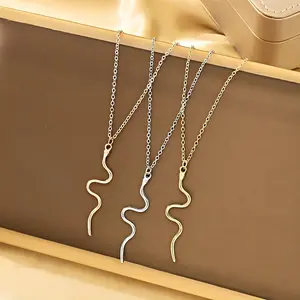 [Suitable Snake-shaped Necklace For Dates] A Minimalist Snake-shaped Pendant Necklace For Ladies, Suitable For Dates, Travel, Parties, Gifting, And Daily Wear. charm necklace