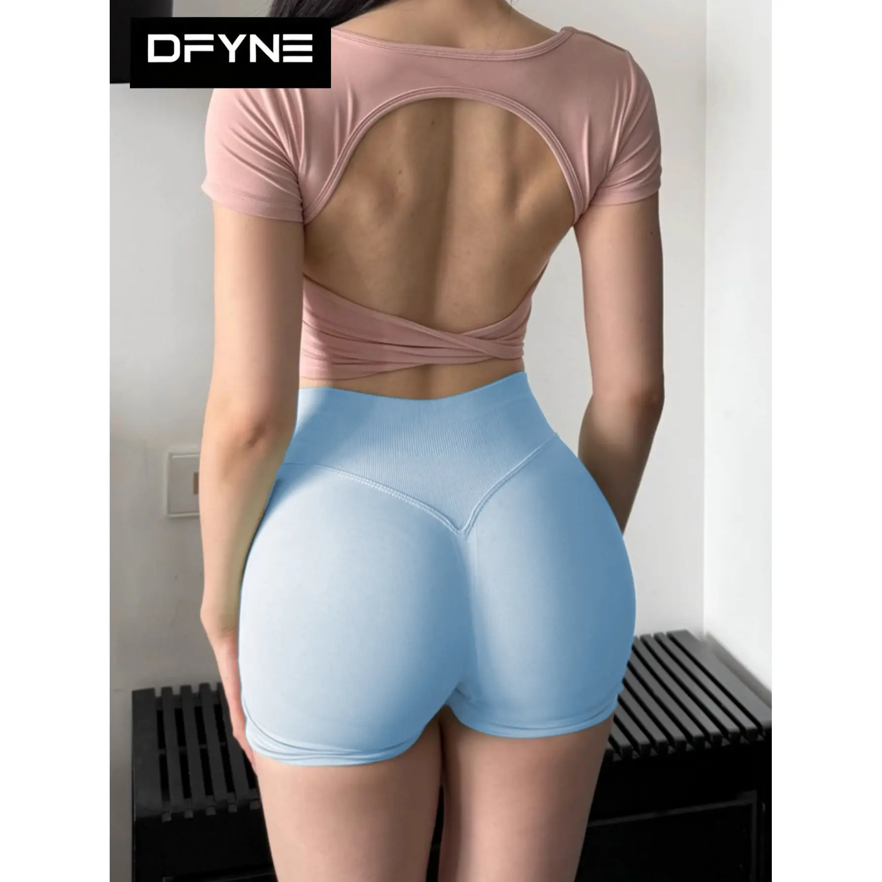 DFYNE Women's Seamless Sports Shorts High-Waisted Tummy Control Butt-Lifting Yoga Shorts