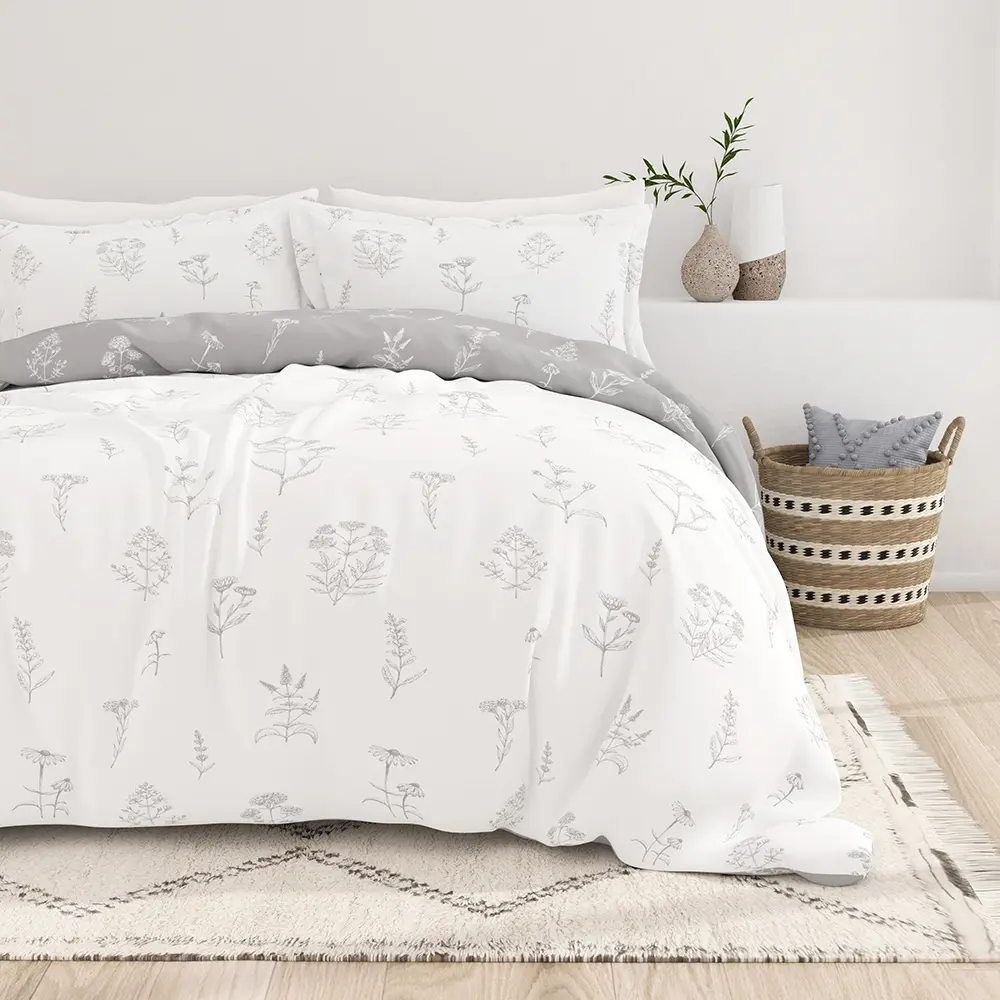 Botany Floral Pattern 3-Piece Reversible Duvet Cover Set Botany Floral Pattern 3-Piece Reversible Duvet Cover Set