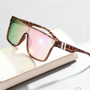 Women's Trendy Y2K Leopard Print Sunglasses Retro Oversized Tinted Lens Shades, UV Protection Fashion Accessory for Outdoor & Daily, Perfect Mother's Day Gift